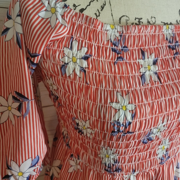 True destiny romper large Juniors Red white floral print off shoulder - Picture 3 of 4